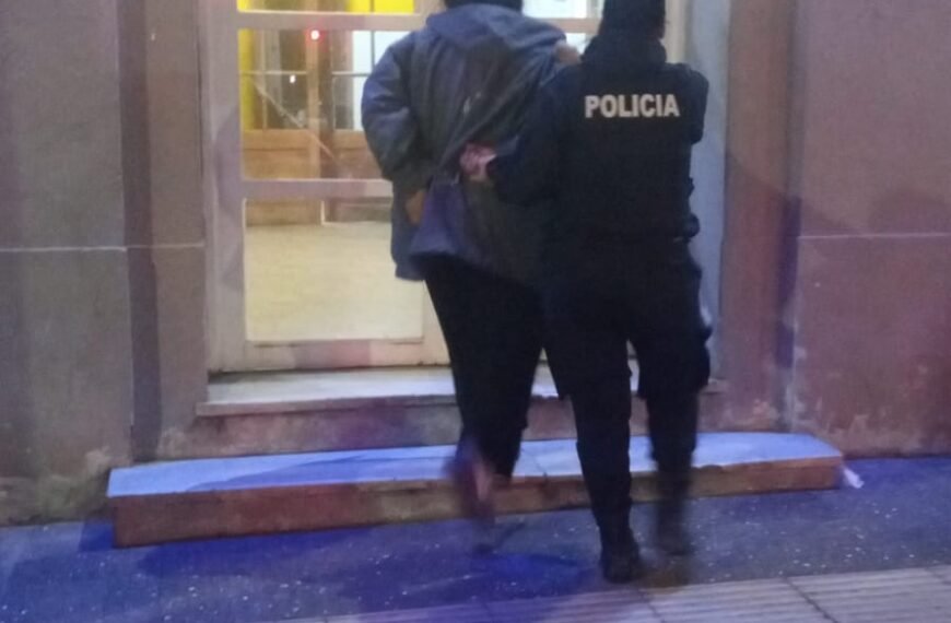 Detenida por intentar sustraer 92 mil pesos en fiambres