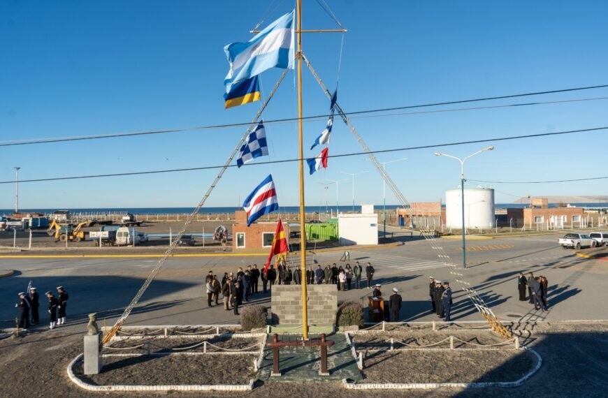 La Municipalidad acompañó el acto por el 212º Aniversario de la Armada Argentina