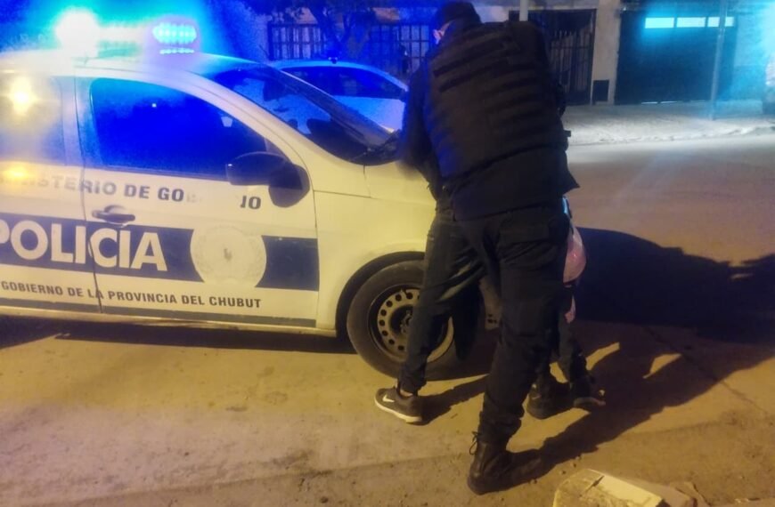 Intentó robar herramientas de una vivienda y fue reducido por el propietario y un vecino