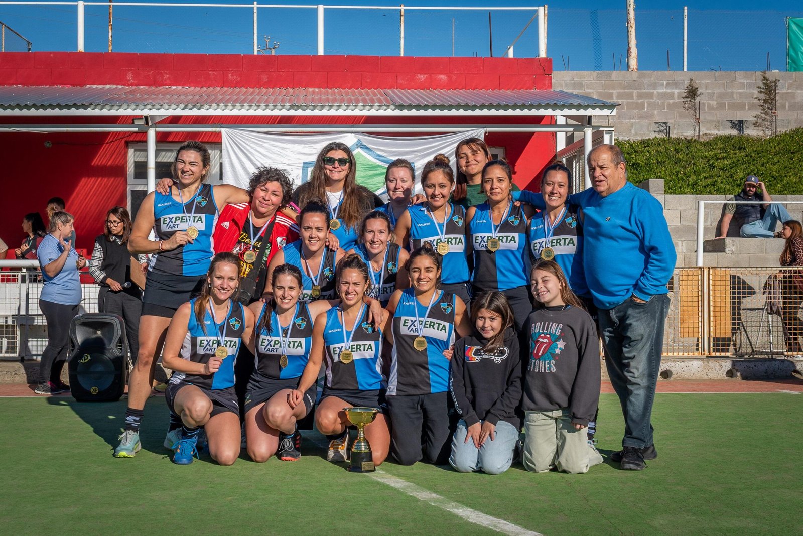 Calafate en veteranas y Portugués en caballeritos, se consagraron campeones del hockey local