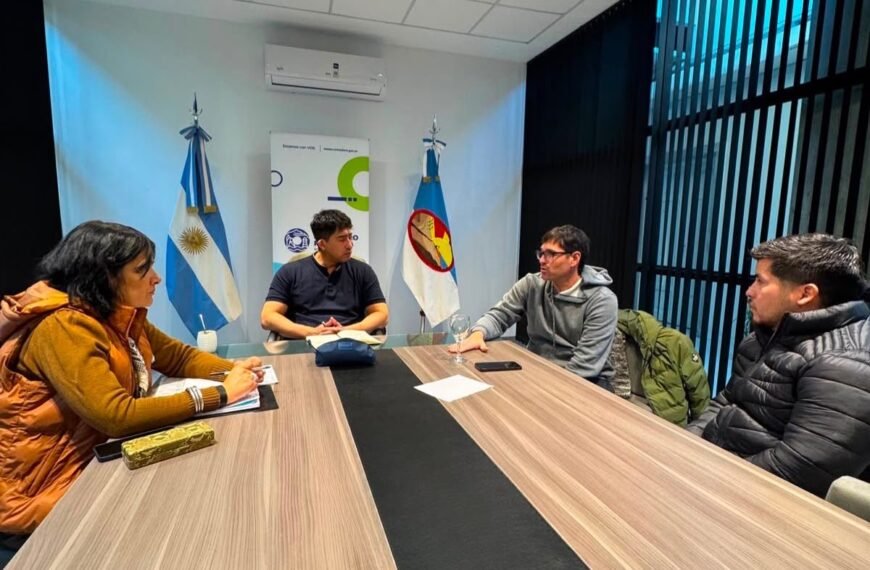 Coordinan acciones para el inicio de la obra de la escalera de LU4