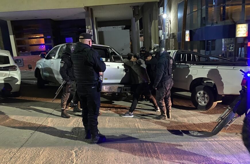 Cuatro jóvenes demorados por disturbios durante los festejos del Mundial en el centro