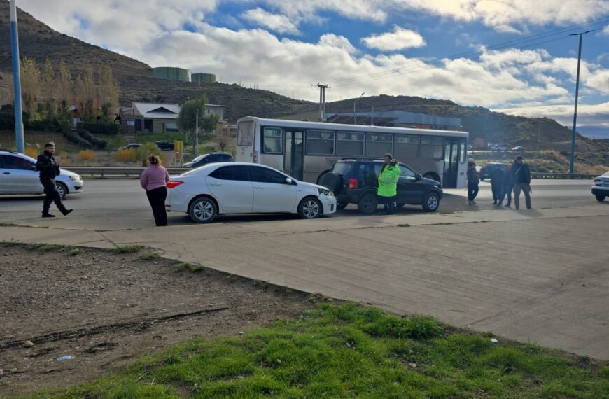 Choque entre dos vehículos en la Ruta 3&hellip;