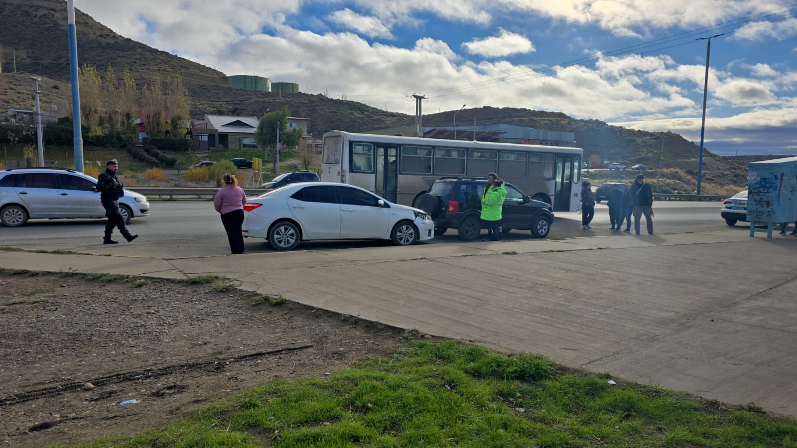 Choque entre dos vehículos en la Ruta 3 terminó con daños materiales y un auto secuestrado