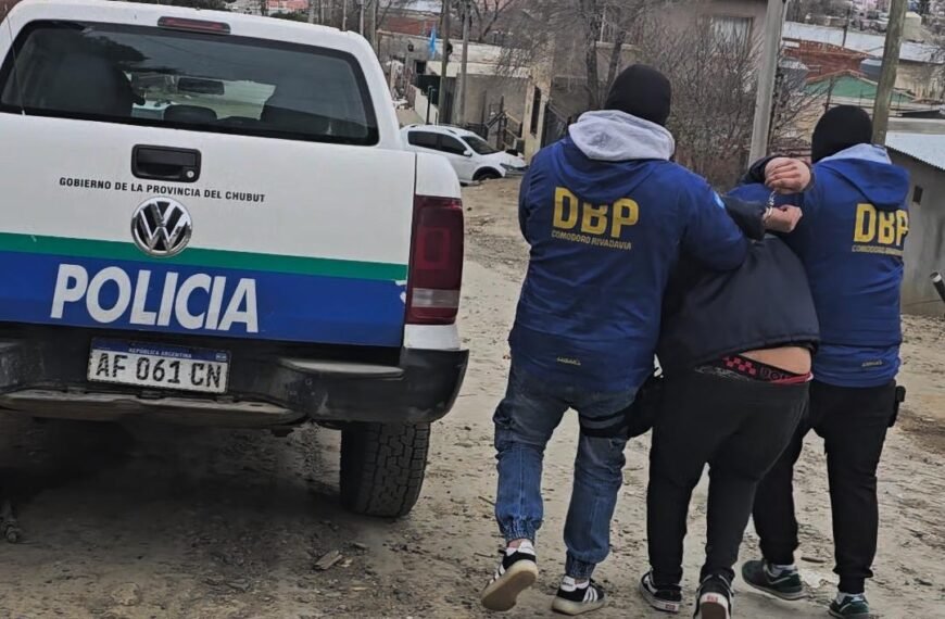 Detuvieron a un joven con pedidos de capturas&hellip;