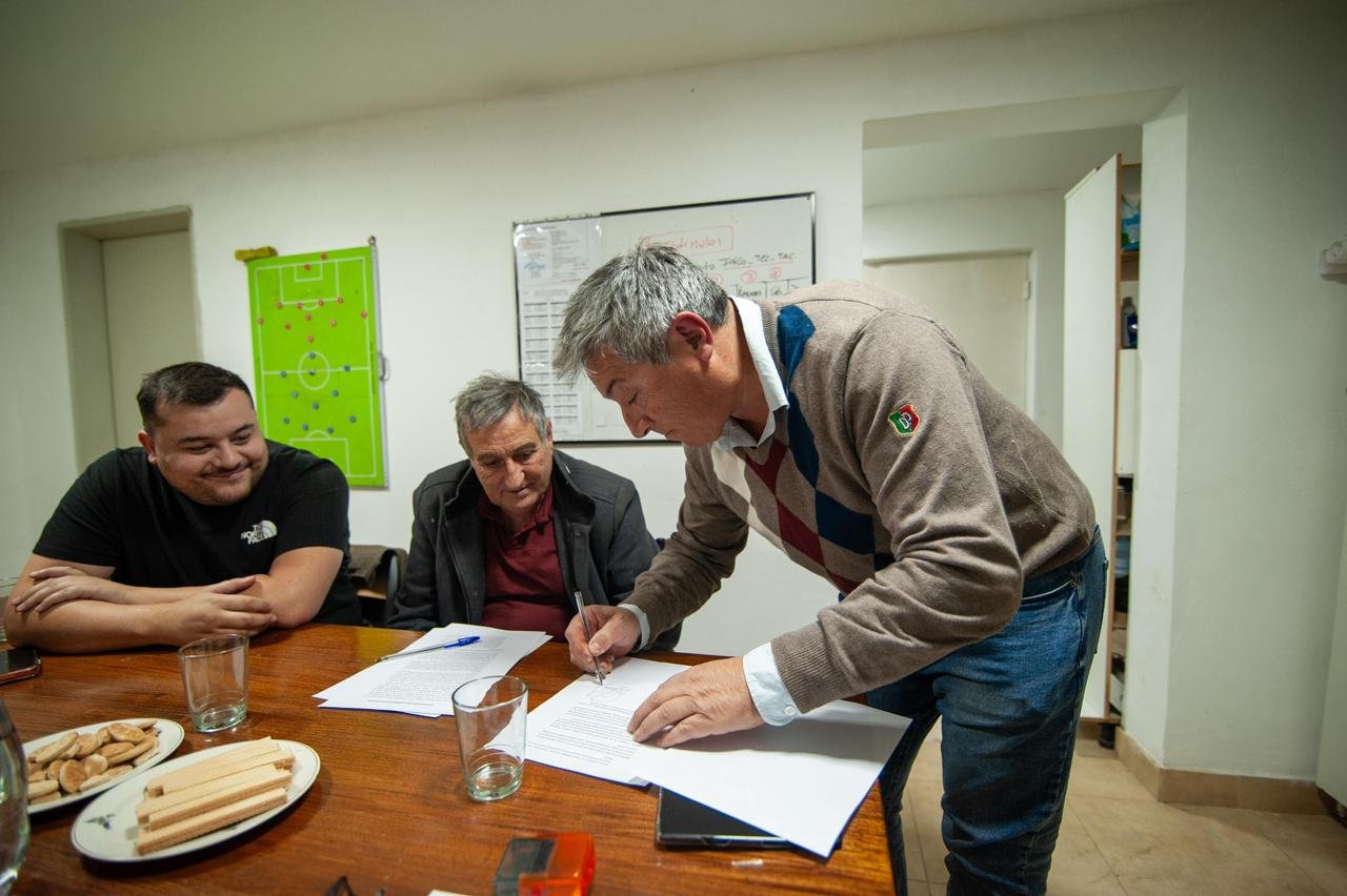 45 jóvenes de Abel Amaya accederán a becas deportivas completas gracias a un convenio entre la Vecinal y Deportivo Portugués