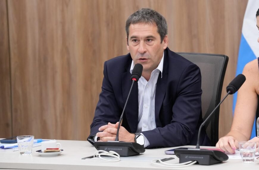 Luque y Michael presentaron un proyecto para penalizar la pesca ilegal y combatir la depredación de los recursos del mar argentino