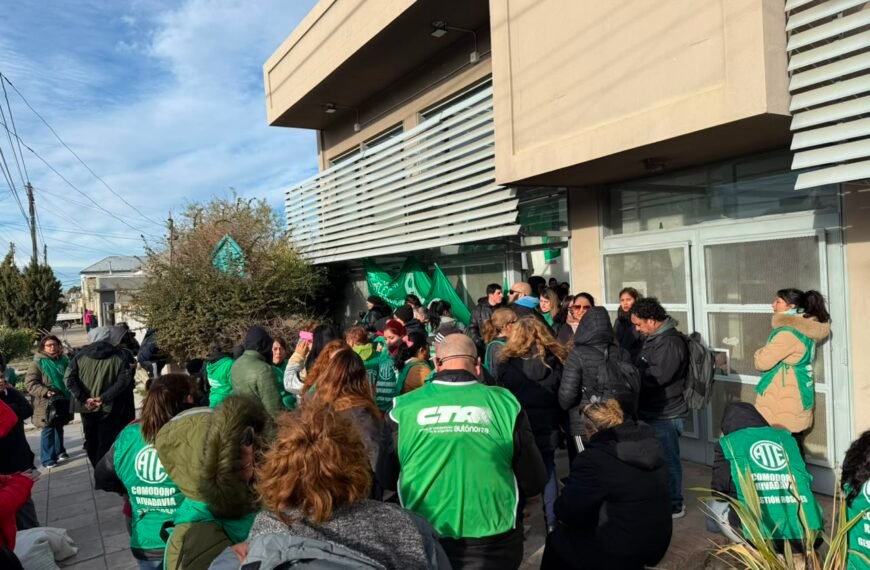 Provincia señaló que la medida de fuerza impulsada por la CTA es irregular y confirmó descuentos por inasistencias