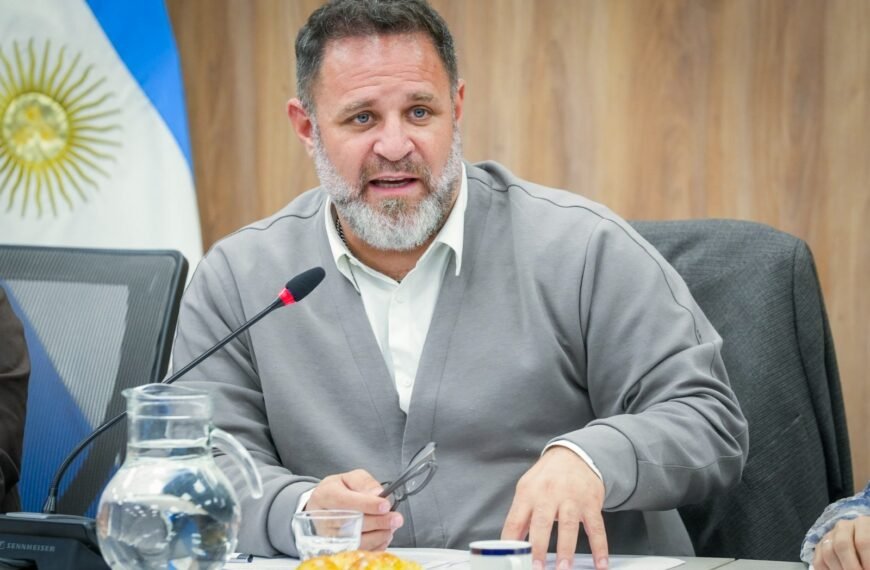 Glinski impulsa una ley para prevenir incendios forestales y advierte: «No podemos llegar a otra temporada sin herramientas»