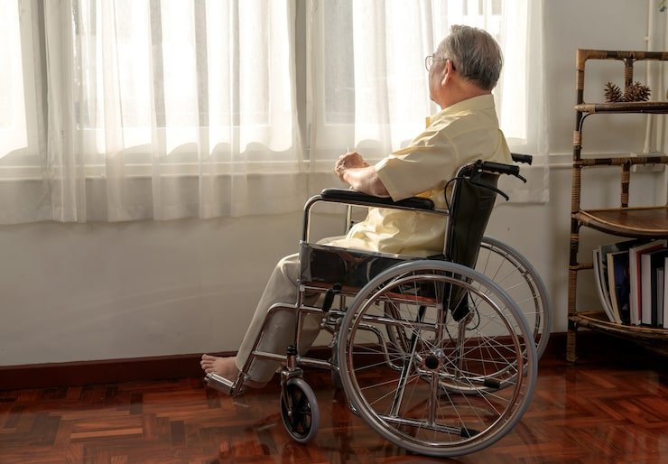 Aprueban medidas para mejorar la accesibilidad de los adultos mayores