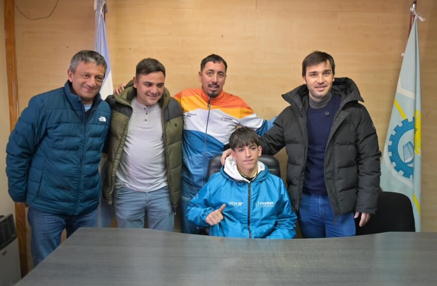 Torres ratificó el acompañamiento a los clubes del interior con una importante inversión para el Club Pirque de Epuyén