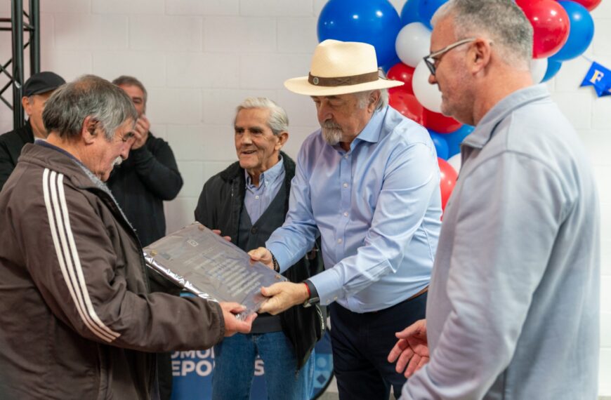 Othar acompañó la inauguración de la tienda y los nuevos vestuarios de USMA en su 95° aniversario