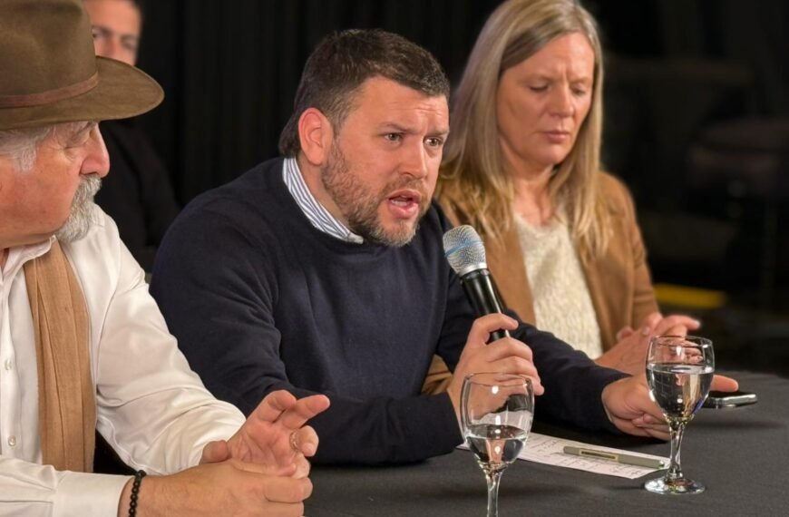 Juan País: «YPF no puede disponer de bienes que le corresponden a Comodoro»