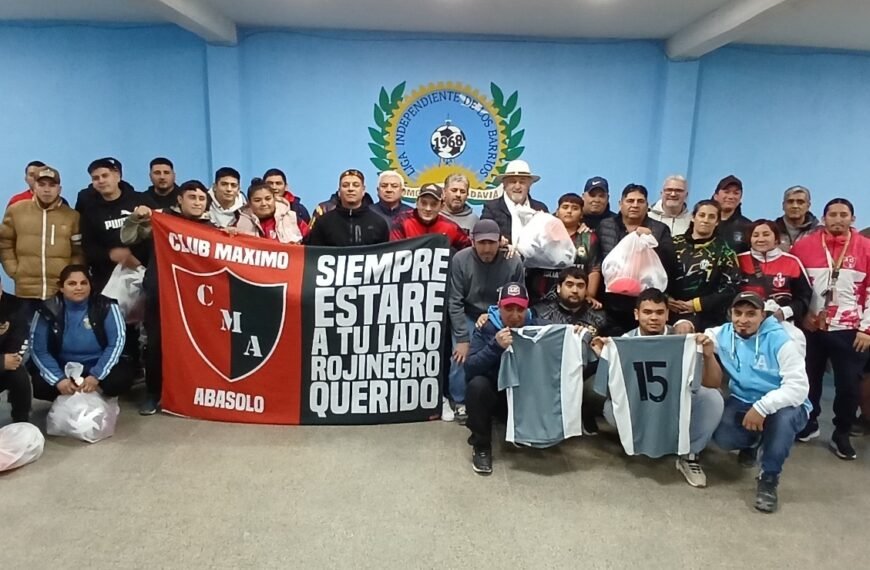 El intendente entregó materiales deportivos a la Liga Independiente de los Barrios