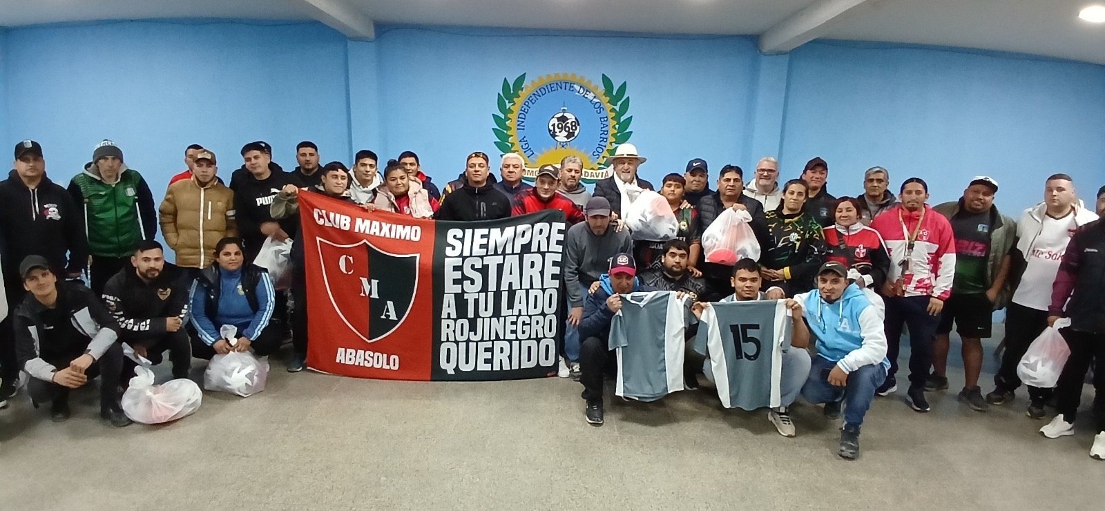 El intendente entregó materiales deportivos a la Liga Independiente de los Barrios