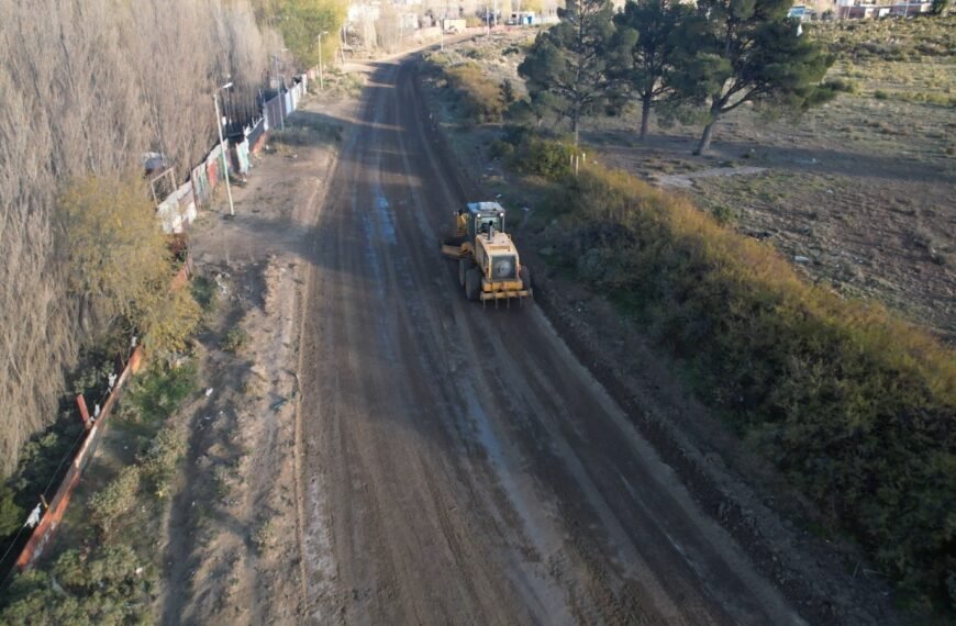 Intensifican las tareas de mantenimiento vial en distintos sectores de la ciudad