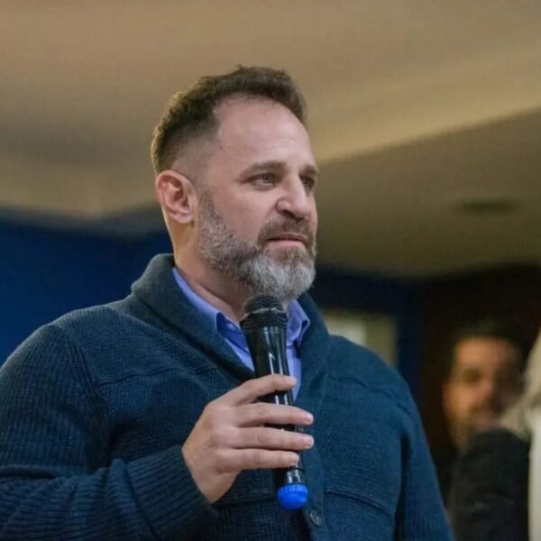 Glinski advirtió que la reforma impulsada sobre tierras «pone en juego la soberanía» y cuestionó el silencio de Torres