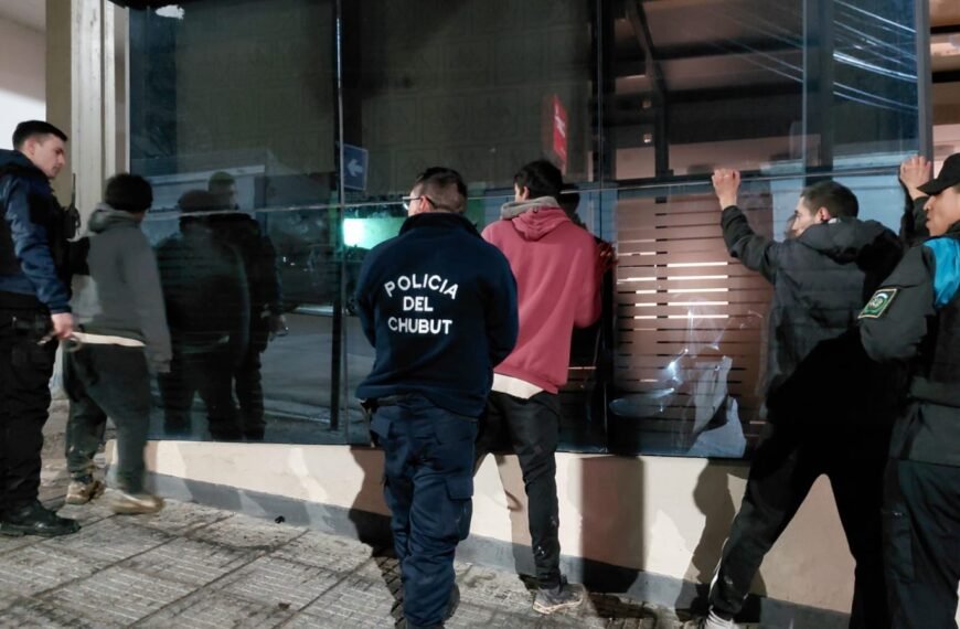 Tres hombres fueron detenidos cuando intentaban ingresar a…