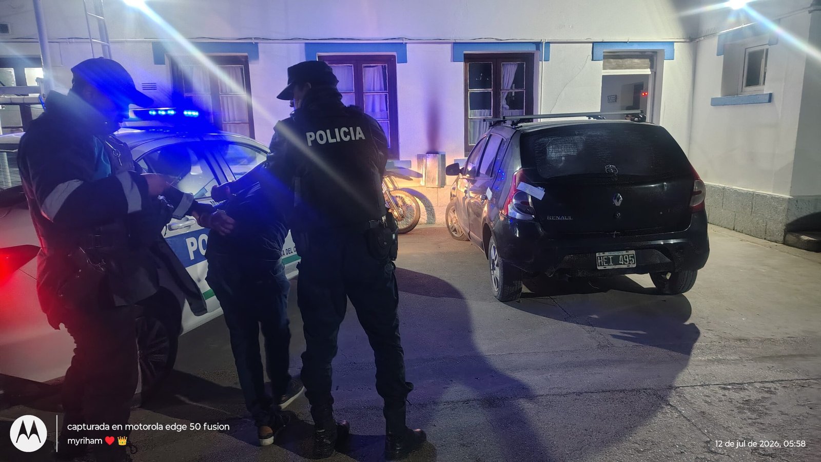 Demoraron a un hombre que intentó agredir a policías durante un control de tránsito en la Ruta 3