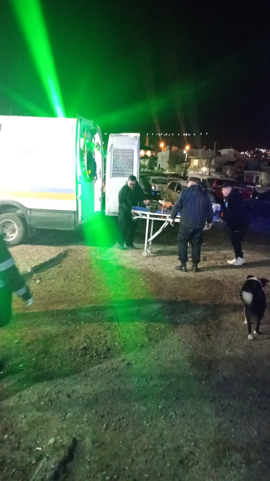 Una mujer sufrió una descompensación frente a una comisaría y fue trasladada al Hospital Regional