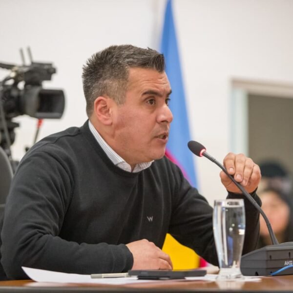 Panquilto defendió el desempate en la sesión: “No hubo nada ilegal, actué como establece la Carta Orgánica”