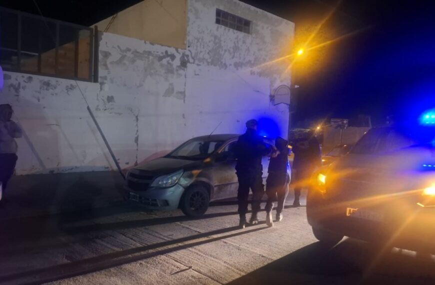 Intentó abrir varios vehículos en un frigorífico y&hellip;