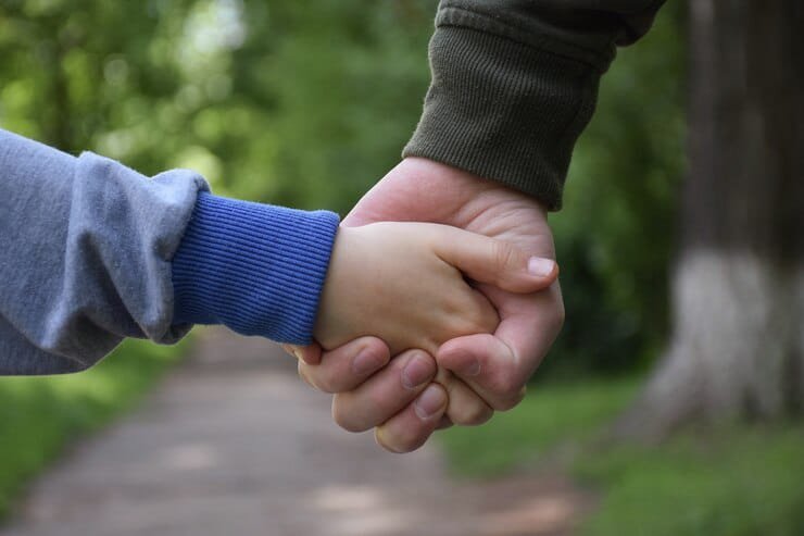 Buscan una familia para un niño de 9 años en Comodoro Rivadavia