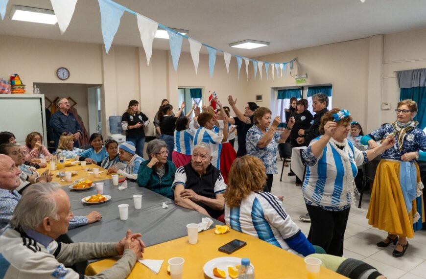 Festejos por el Día de la Independencia en espacios comunitarios