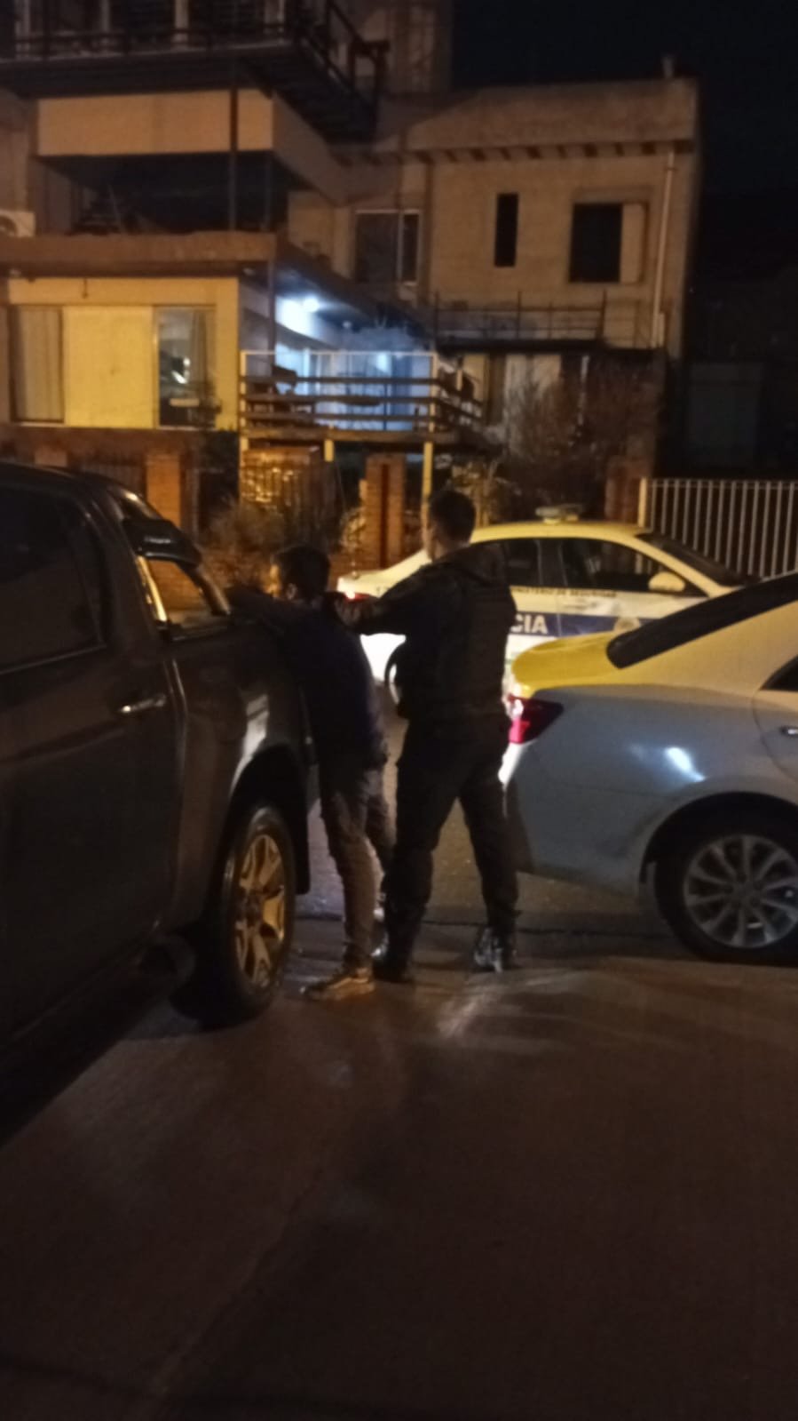 Detuvieron a un hombre acusado de intentar robar perfumes de una farmacia