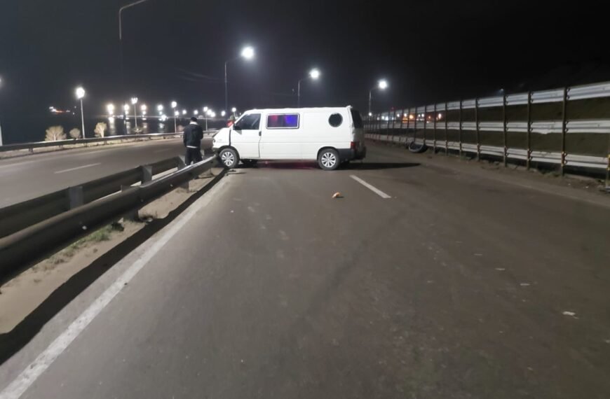 Despiste sobre la Ruta 3: una camioneta impactó…