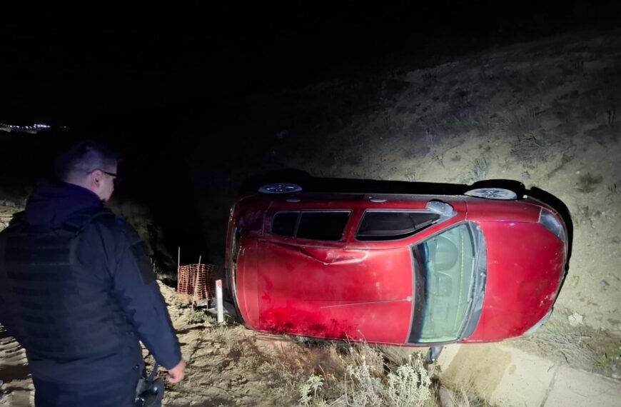 Volcó con su auto en el Camino Alternativo&hellip;