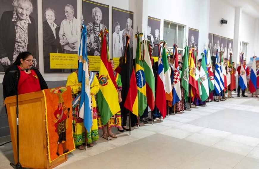 Othar acompañó el acto por el 201° aniversario de la Independencia del Estado Plurinacional de Bolivia