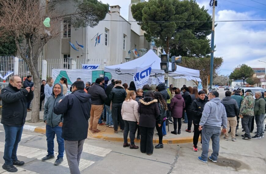 Paro y olla popular: El APJ profundizó sus reclamos salariales