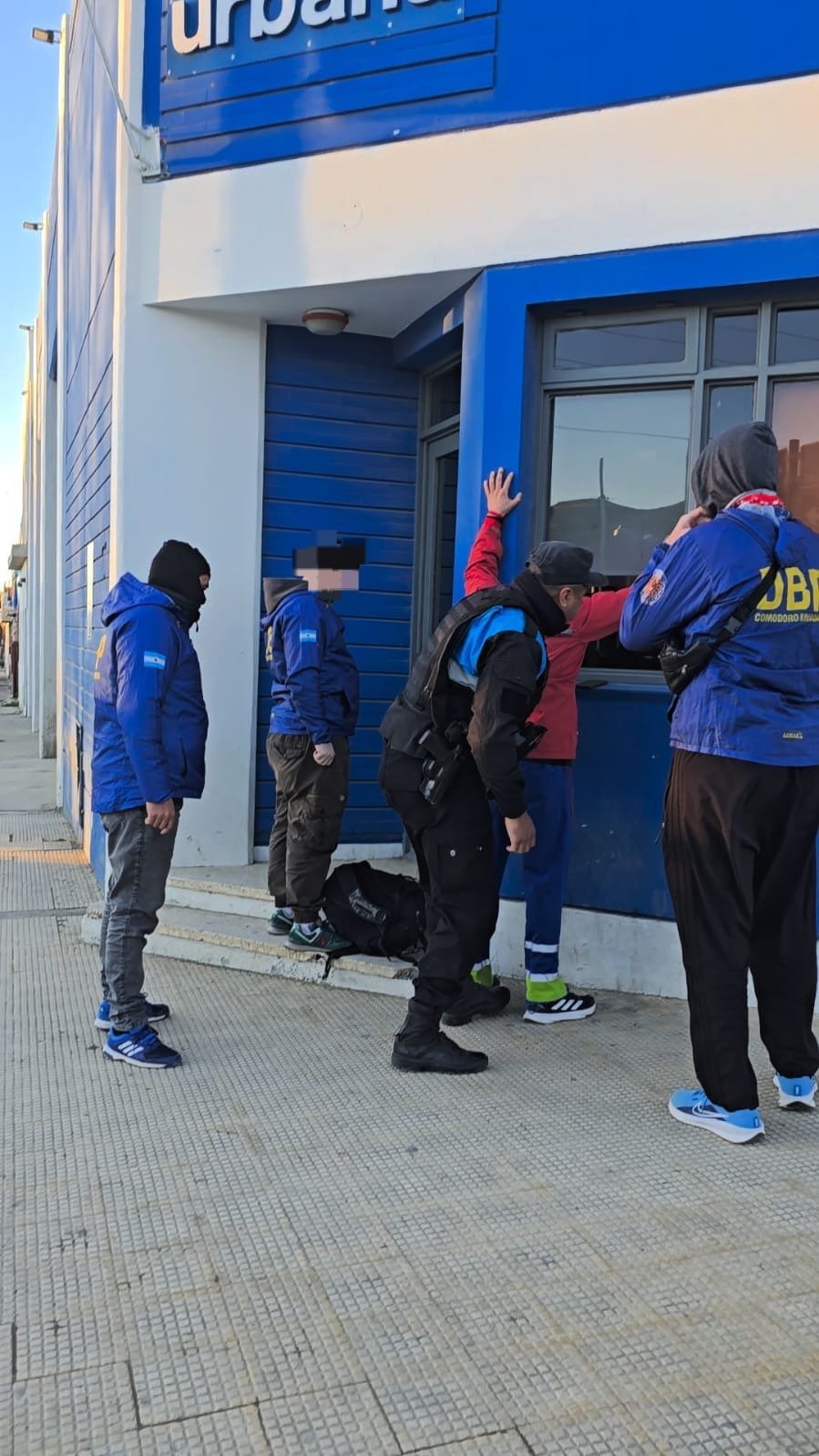 Cayó un prófugo condenado a más de siete años de prisión tras intentar escapar de la Policía