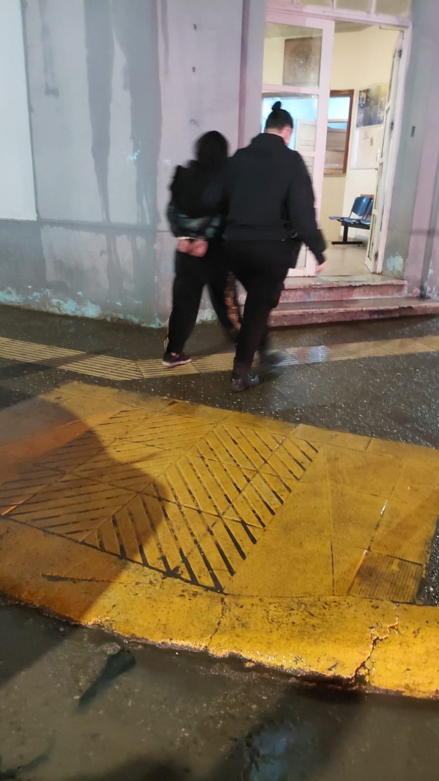Una mujer embarazada detenido por agredir a un policía en la guardia del Hospital Regional