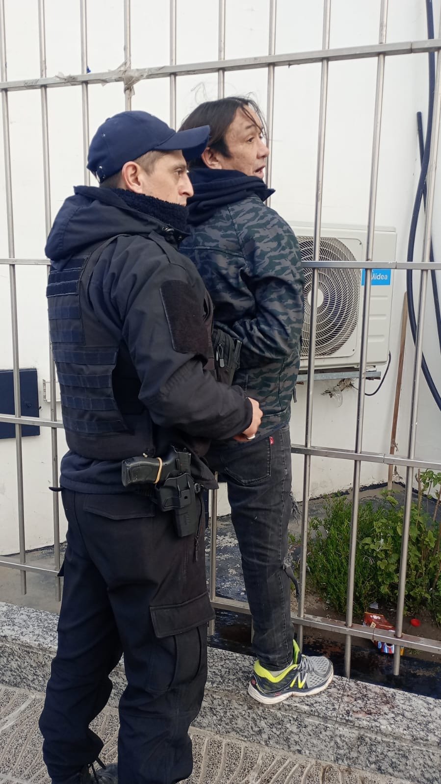 Detuvieron a un hombre por provocar disturbios y desafiar a la Policía en pleno centro