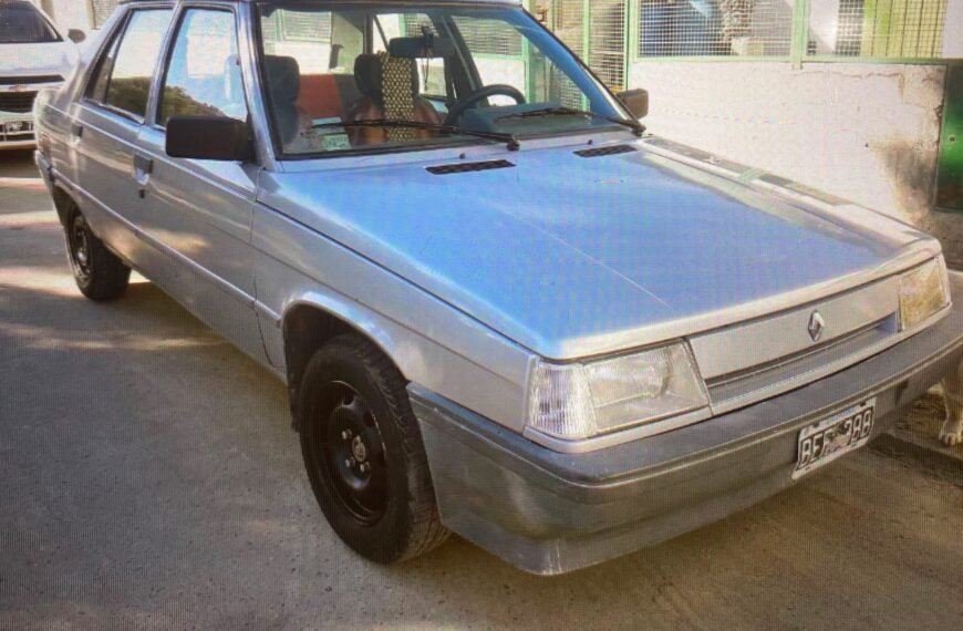 Buscan un auto robado en Kennedy y Patricios