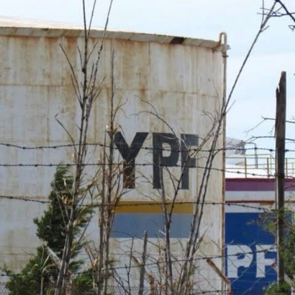 Comodoro lleva a YPF a la justicia y a la Comisión Nacional de Valores por los pasivos ambientales