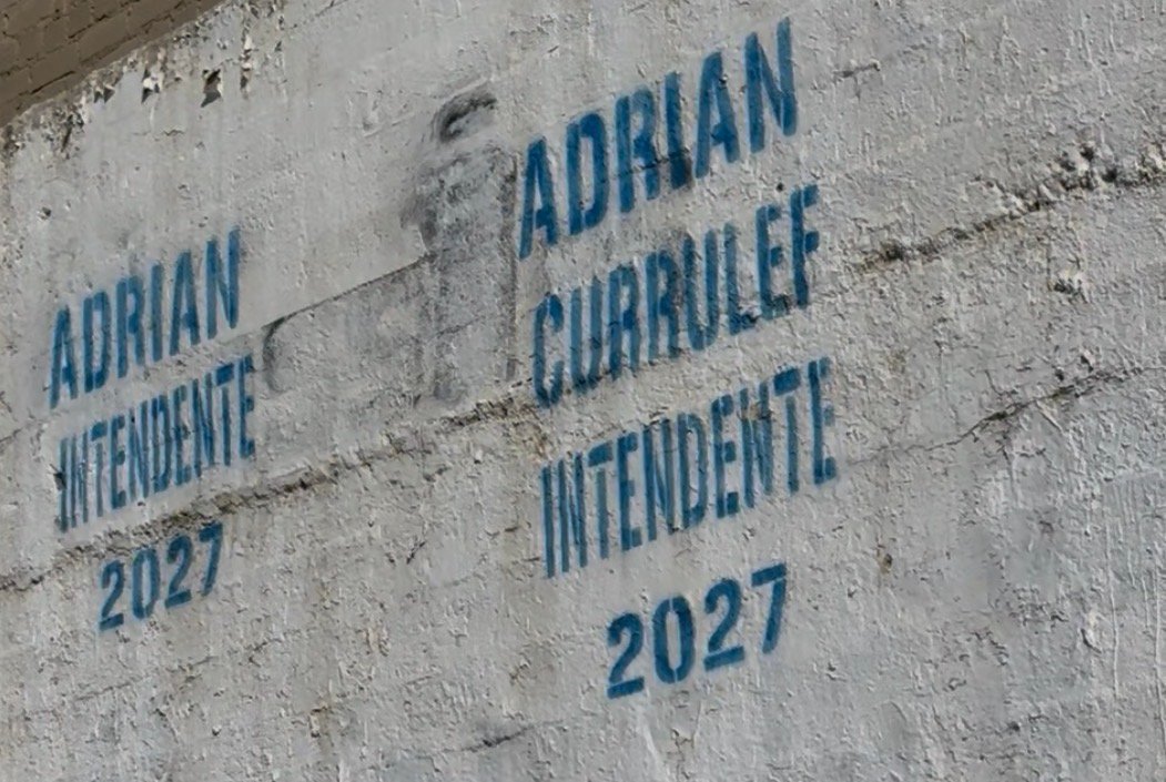 Las paredes de Comodoro ya empiezan a hablar de 2027: nuevas pintadas agitan la carrera por la Intendencia