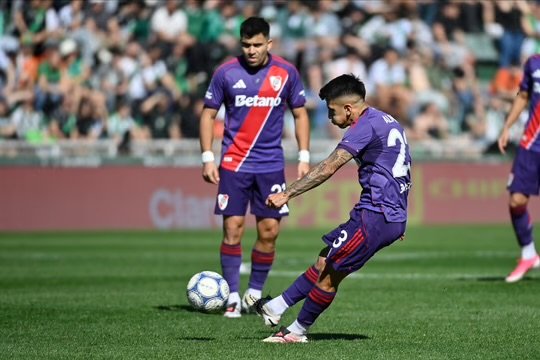 Ponzio debutó con un triunfo ante Banfield