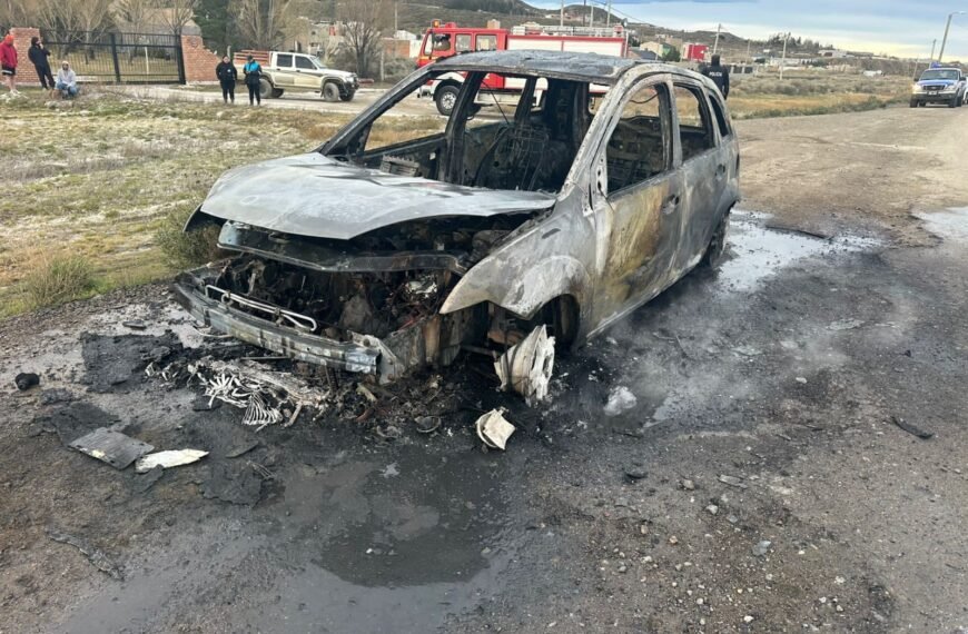 Se incendió un auto en plena Ruta 26&hellip;