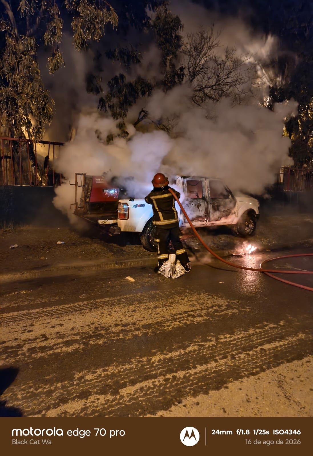 Incendiaron una camioneta estacionada detrás del playón de Restinga Alí