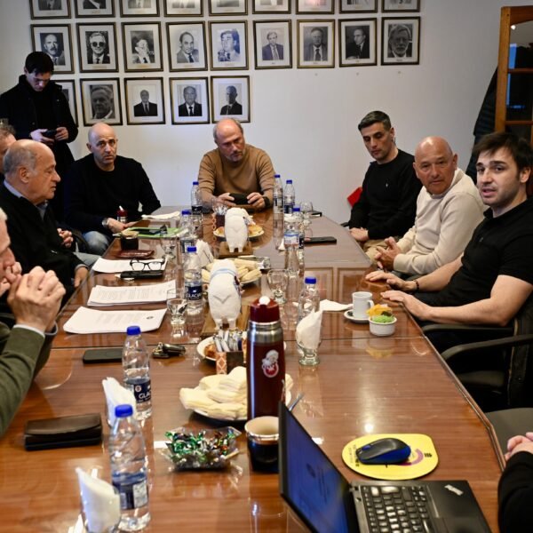 Torres encabezó junto a Kresteff una reunión con productores de Comodoro Rivadavia