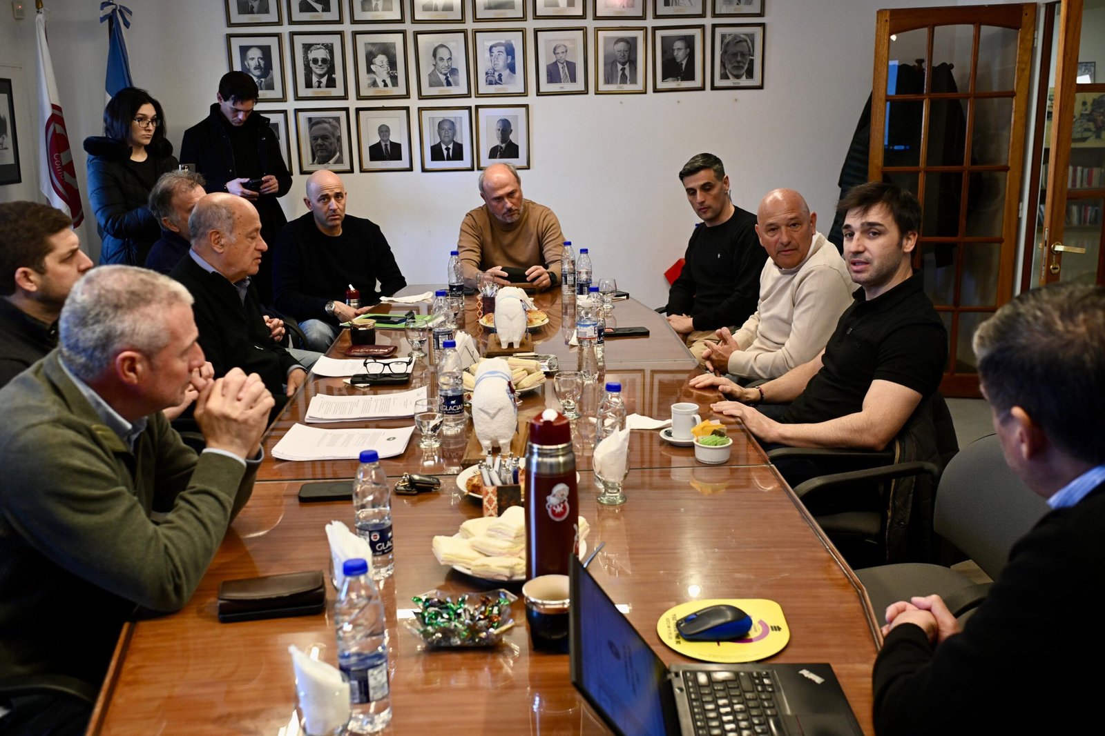 Torres encabezó junto a Kresteff una reunión con productores de Comodoro Rivadavia