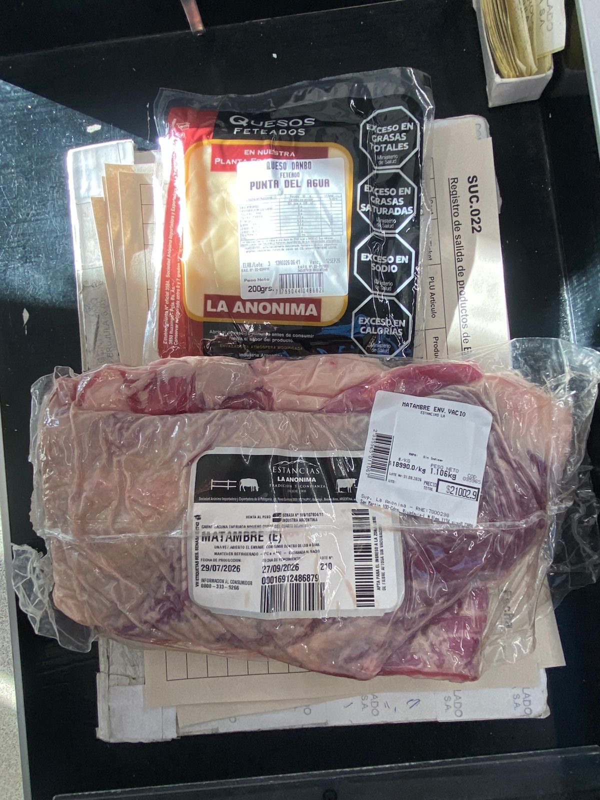 Intentó llevarse carne y queso de un supermercado y terminó detenido