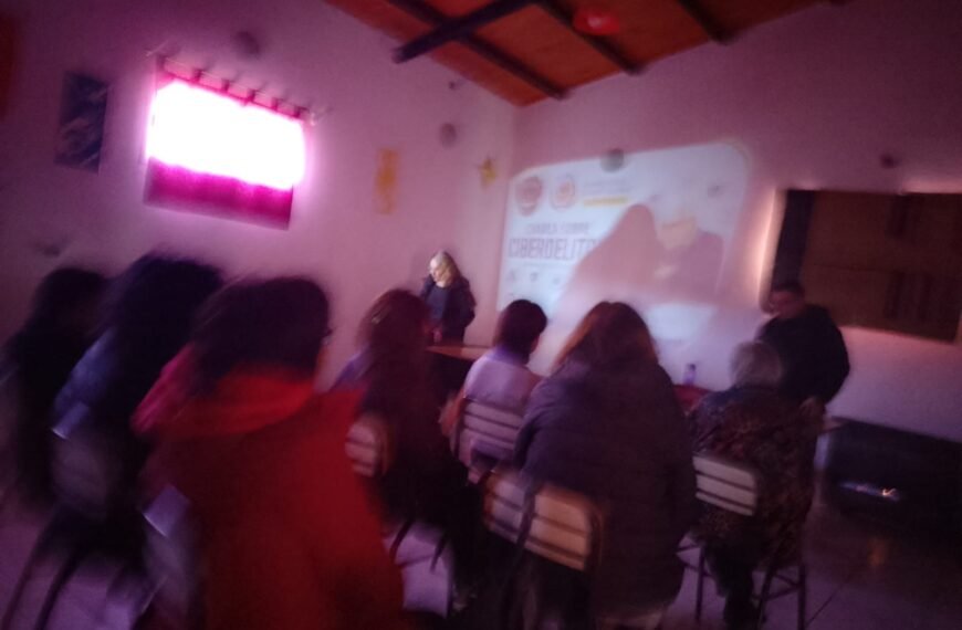 Adultos mayores participaron de una capacitación sobre ciberdelitos&hellip;