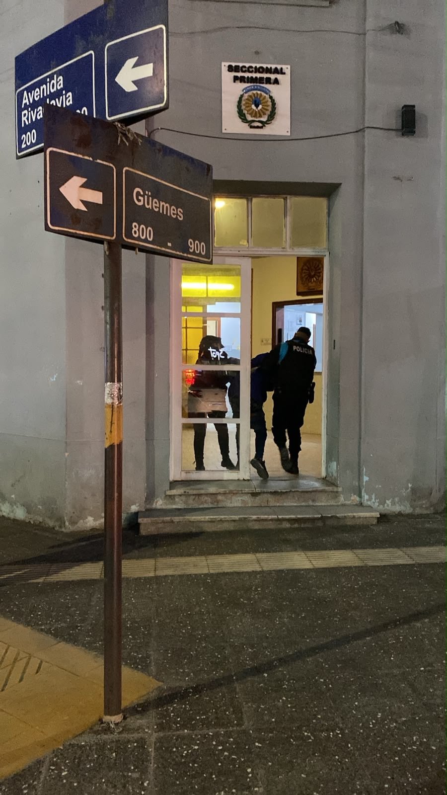 Demoraron a un hombre tras protagonizar disturbios en una farmacia del centro