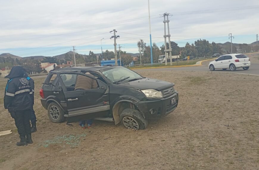 Choque entre dos vehículos en la Ruta 3&hellip;