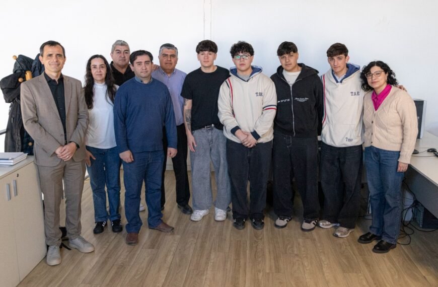 Jóvenes estudiantes suman experiencia laboral a través de pasantías en áreas municipales