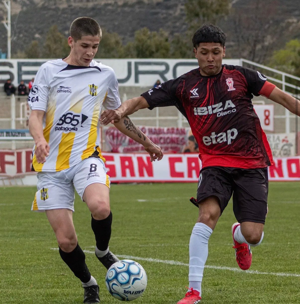 Huracán lo tuvo en el final, pero el palo le negó el triunfo ante Rada Tilly y Newbery se encamina a la clasificación